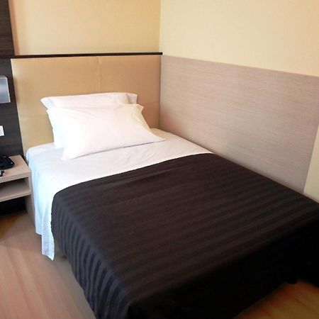 Hotel Alverì Mestre Esterno foto