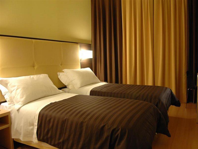 Hotel Alverì Mestre Esterno foto