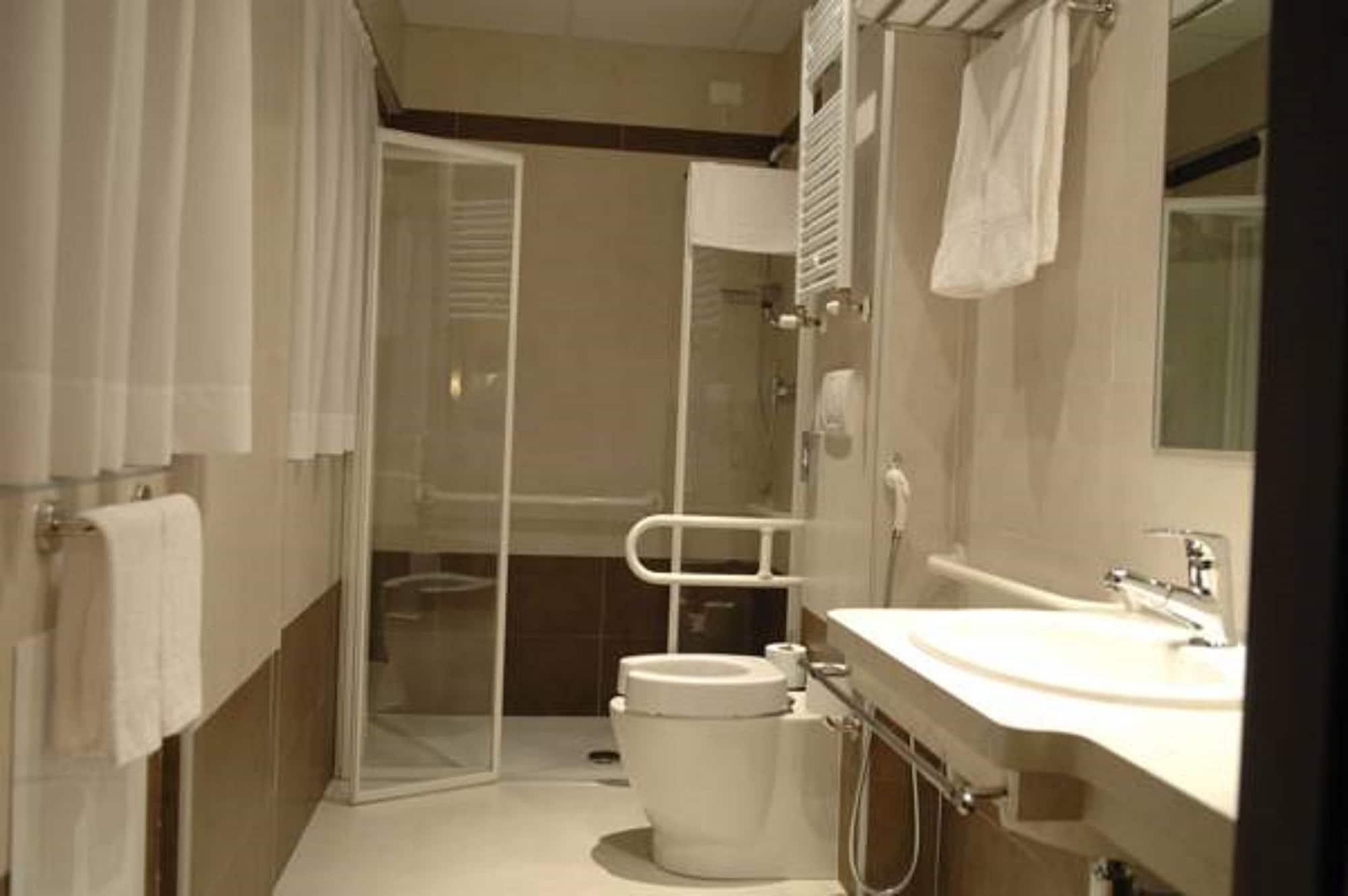 Hotel Alverì Mestre Esterno foto