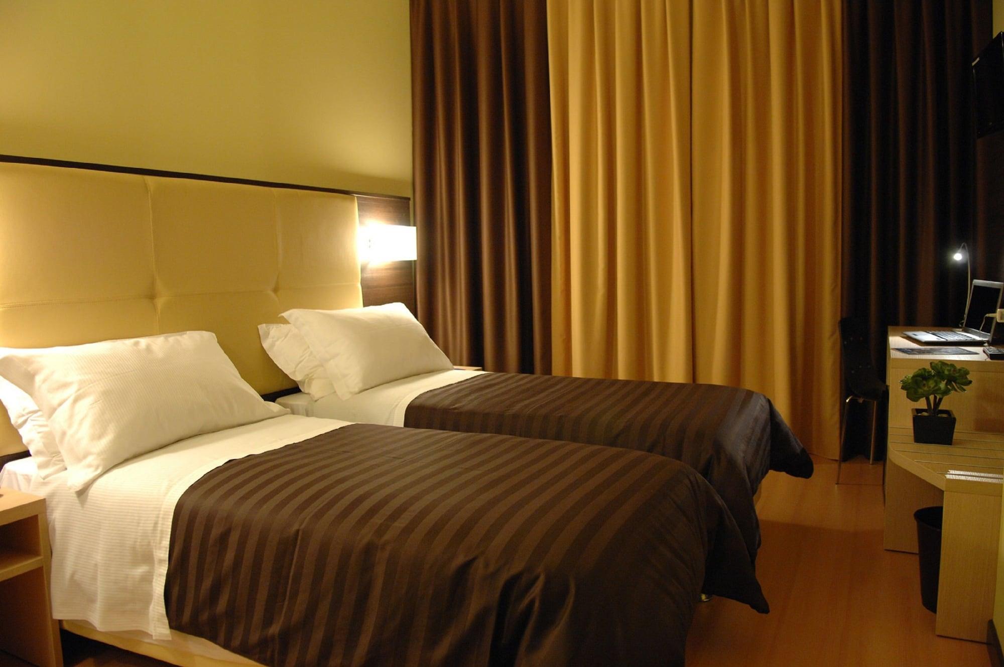 Hotel Alverì Mestre Esterno foto