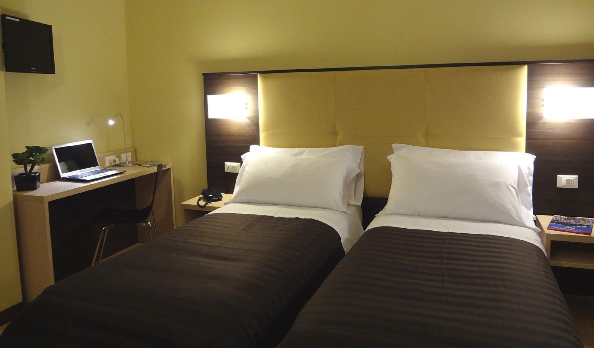 Hotel Alverì Mestre Esterno foto